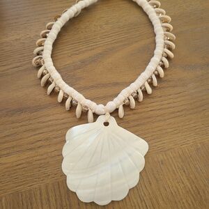 Boston Proper Cream Shell Necklace